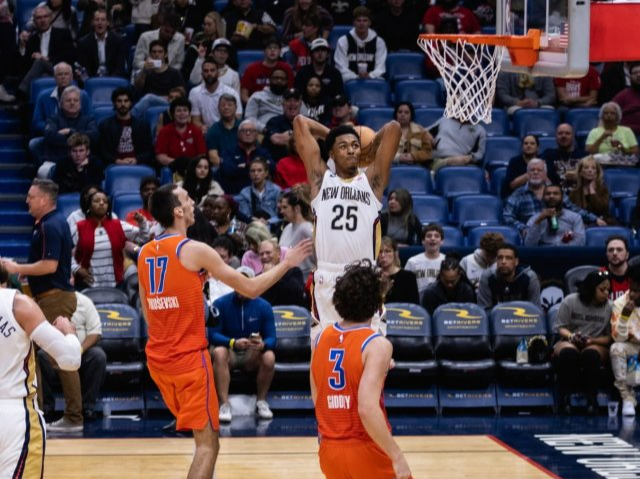  亚历山大35分雷霆险胜残阵掘金  