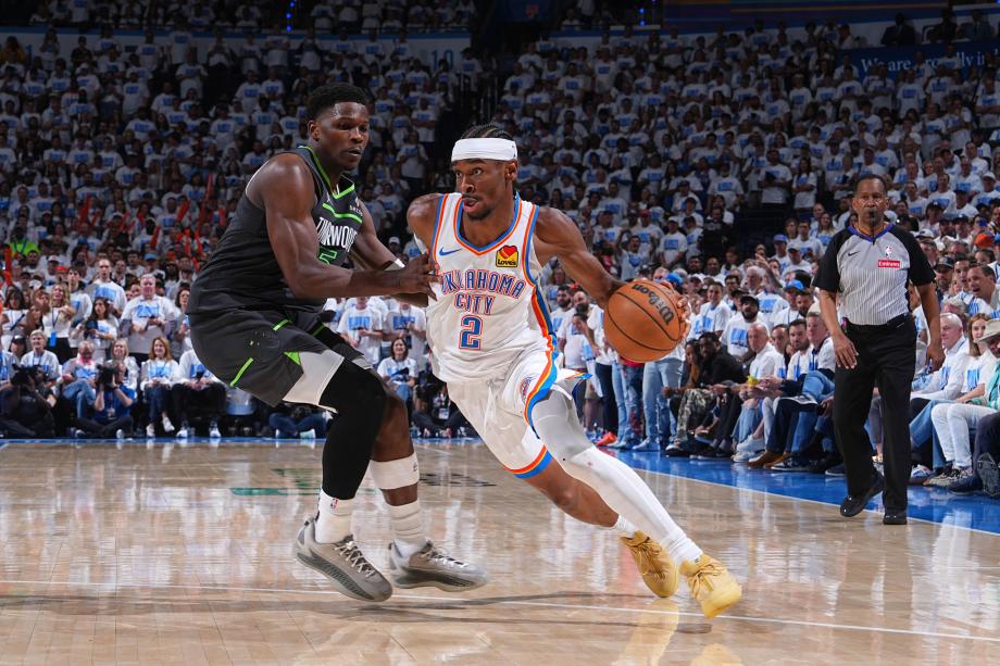  爱德华兹爆发森林狼主场大胜雷霆  